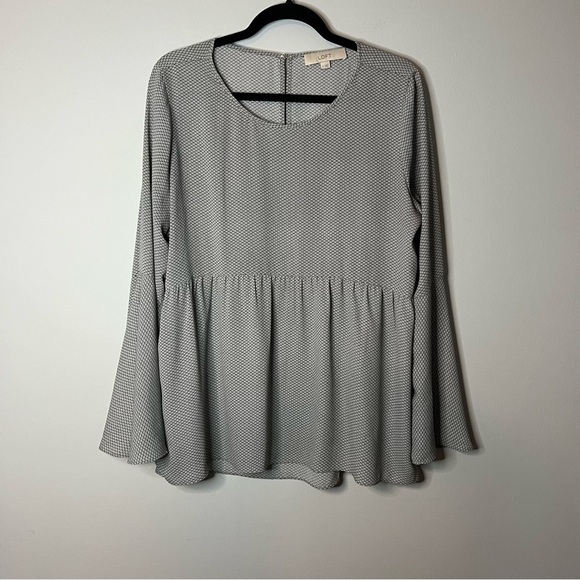 Women’s LOFT gray circle printed bell sleeve blouse size medium M - Picture 1 of 6